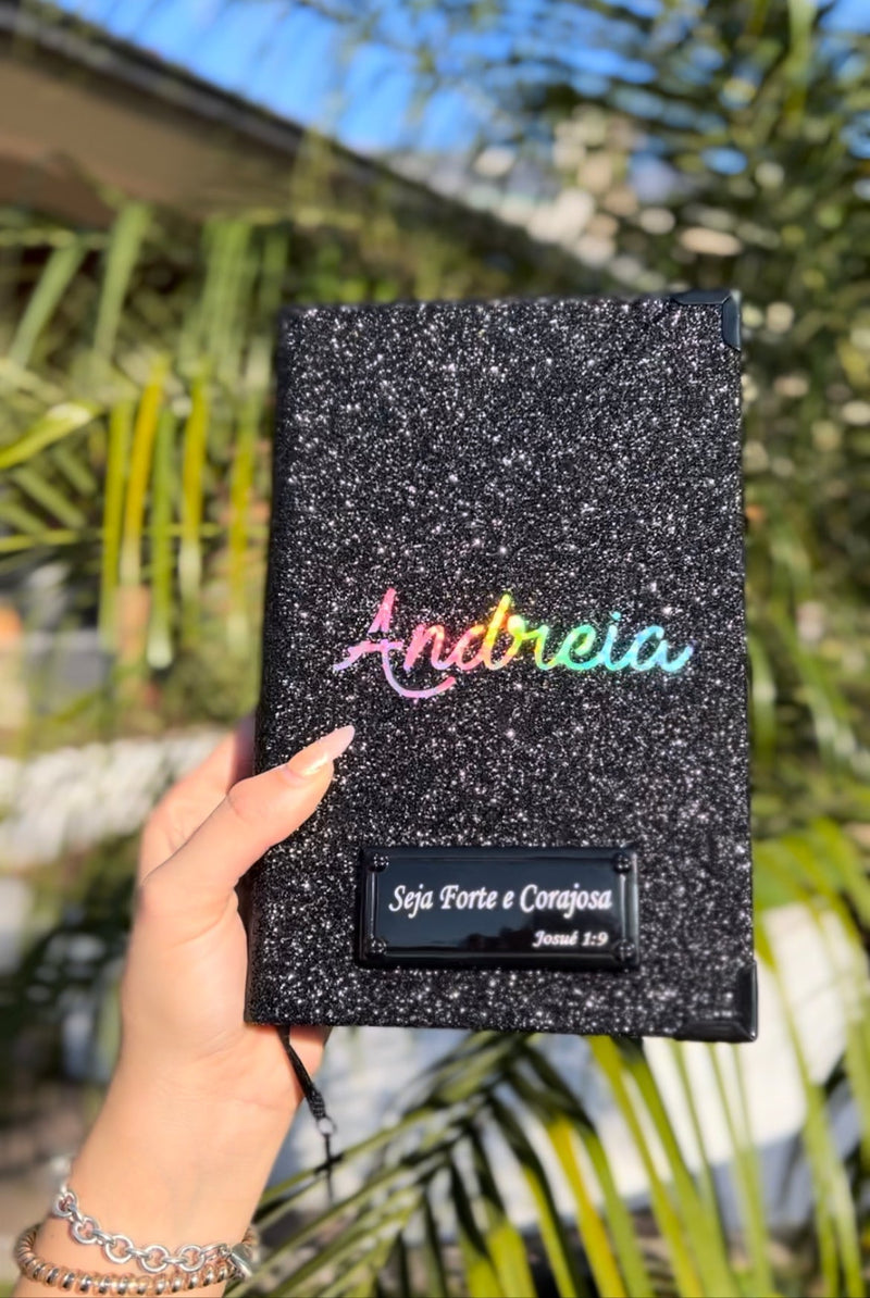 Bíblia Glitter Mar Negro com Escrita Holográfica Nome Personalizado